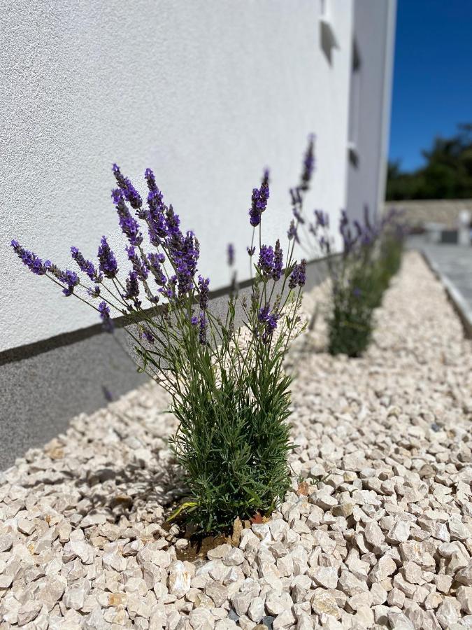 1Oak Rentals Vir Εξωτερικό φωτογραφία