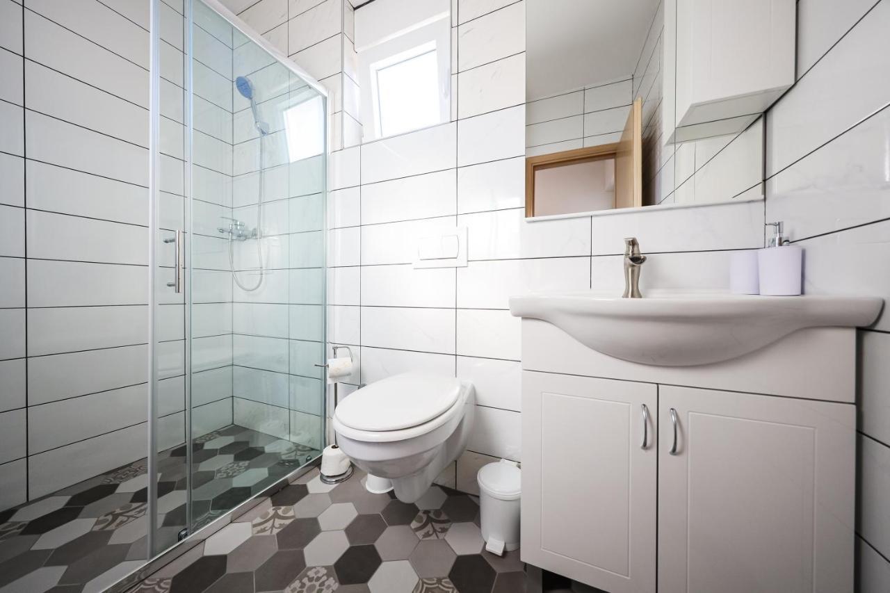 1Oak Rentals Vir Εξωτερικό φωτογραφία