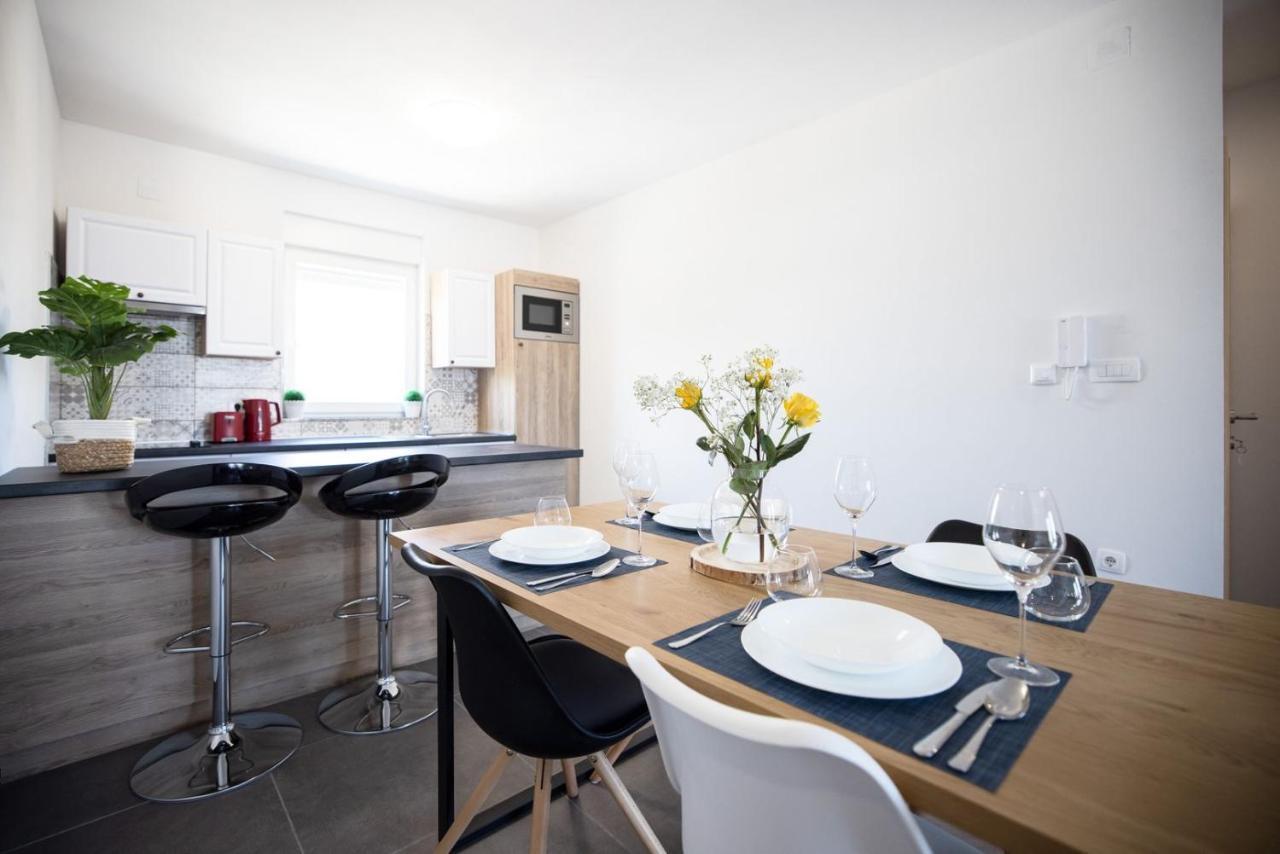 1Oak Rentals Vir Εξωτερικό φωτογραφία