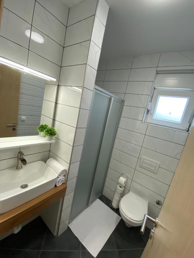 1Oak Rentals Vir Εξωτερικό φωτογραφία